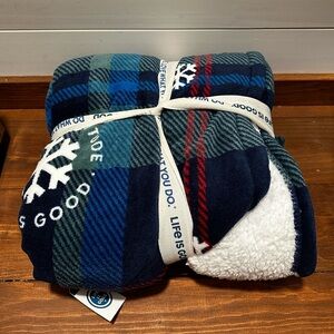 Life Is Good Plaid Multi Colored Snowflake Fleece Blanket Throw New With Tags